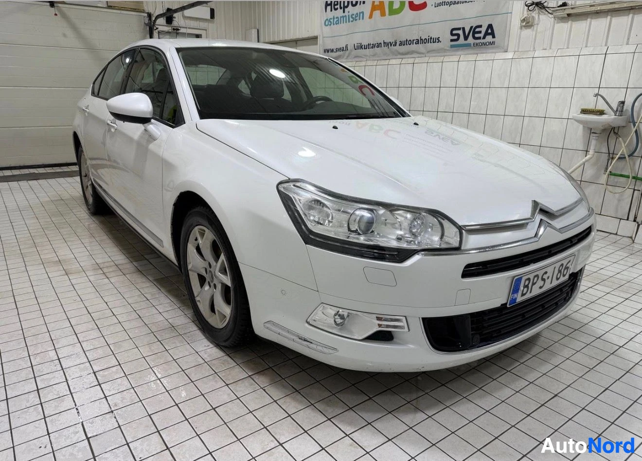 Valkoinen Citroen C5 2012, ulkokuva 12 – Kaarina