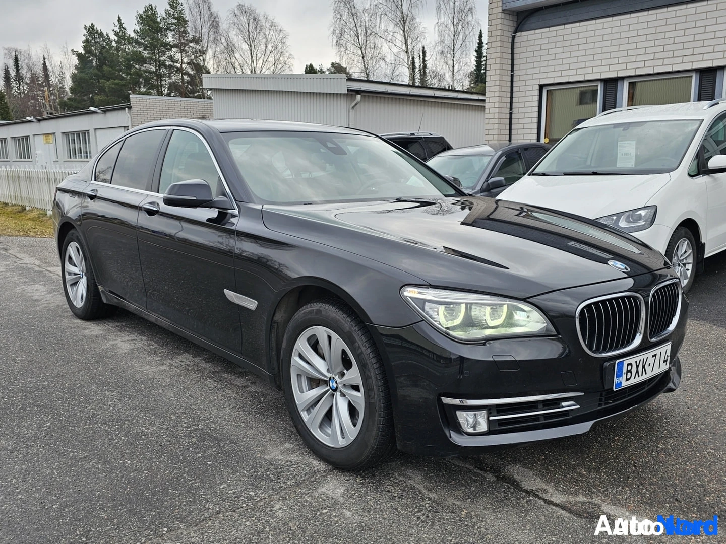 Musta BMW 750i xDrive 2013, ulkokuva 24 – Raisio