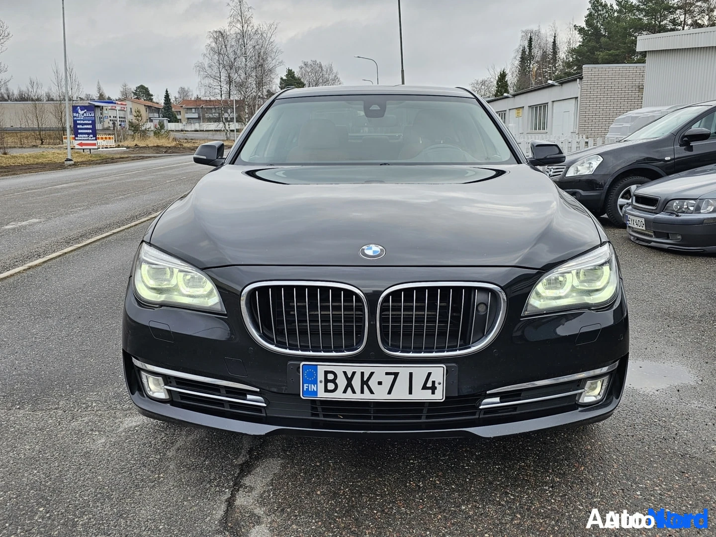 Musta BMW 750i xDrive 2013, ulkokuva 25 – Raisio