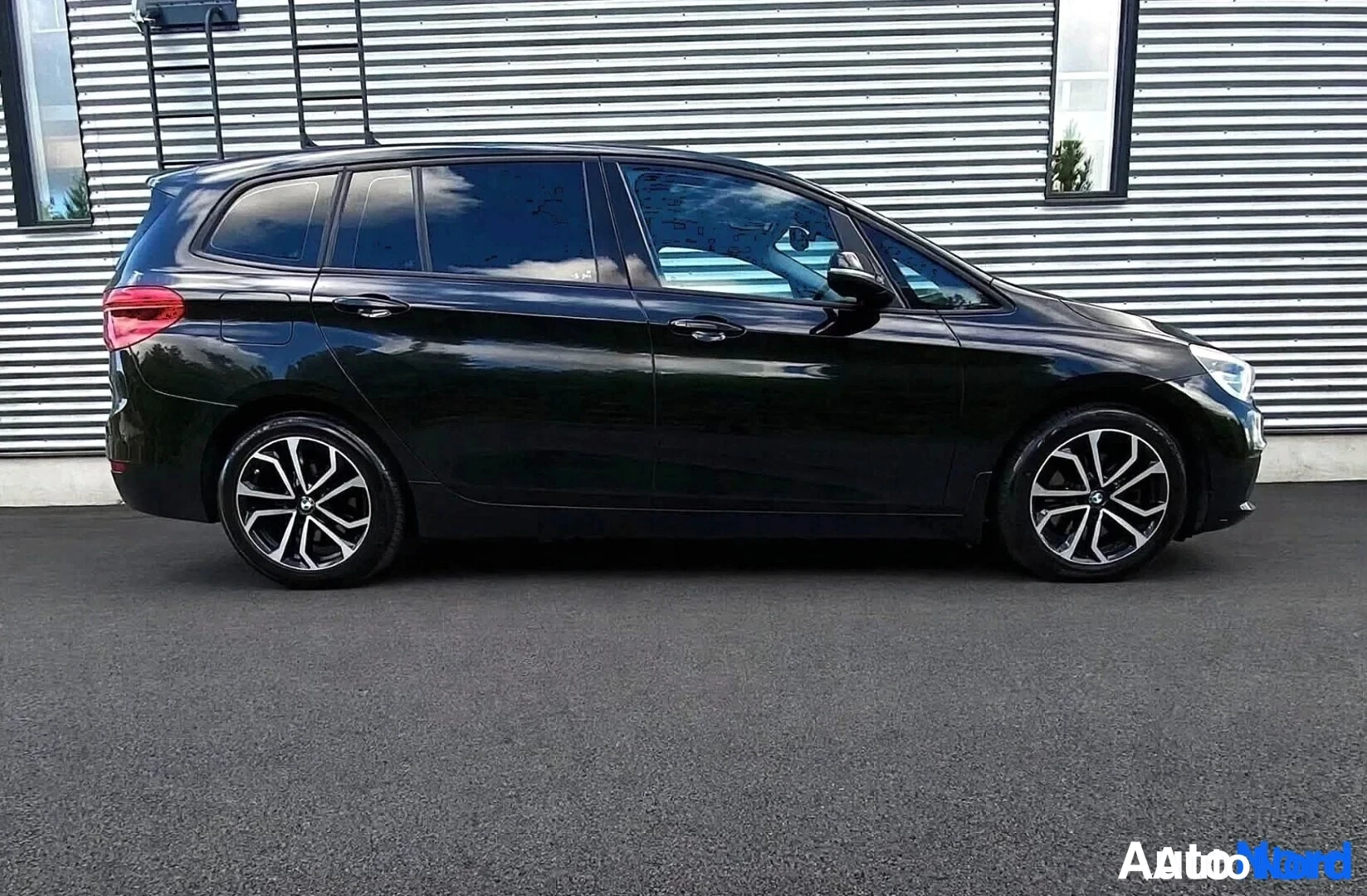 Musta BMW 218d 2016, ulkokuva 17 – Raisio