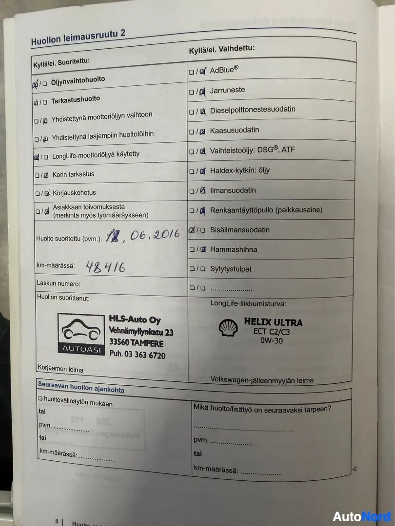Asiakirja: Huollon leimausruutu 2 -dokumentin sivu, jossa näkyy Volkswagen-ajoneuvon huoltohistoria tarkastuksesta 12.06.2016, KM-lukema 48416, HLS-Auto Oy:n leima Tampere