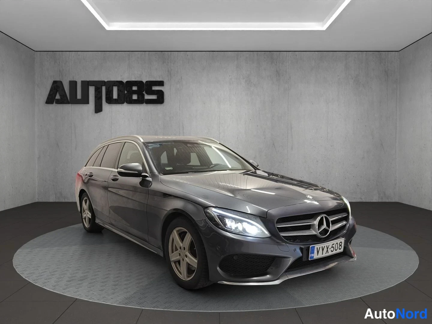 Harmaa Mercedes-Benz C 220 BlueTEC 2015, etuviisto, keula oikealle, kuva 2