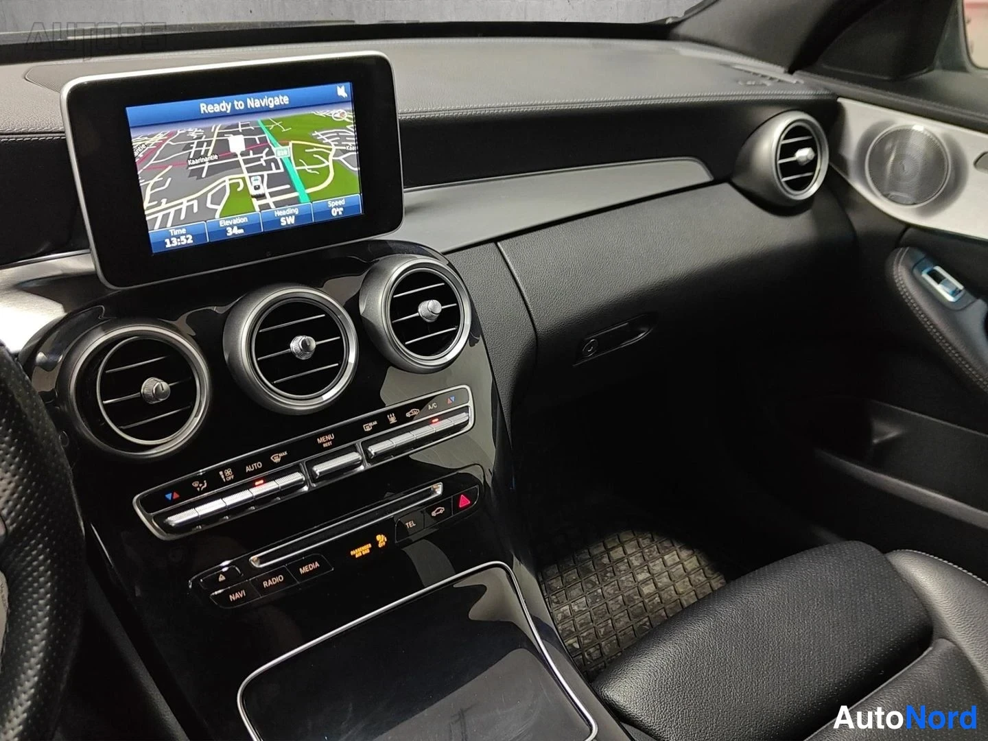 Harmaa Mercedes-Benz C 220 BlueTEC 2015, ohjaamo, kuva 11