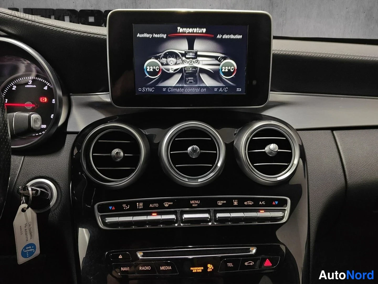 Harmaa Mercedes-Benz C 220 BlueTEC 2015, ohjaamo, kuva 12