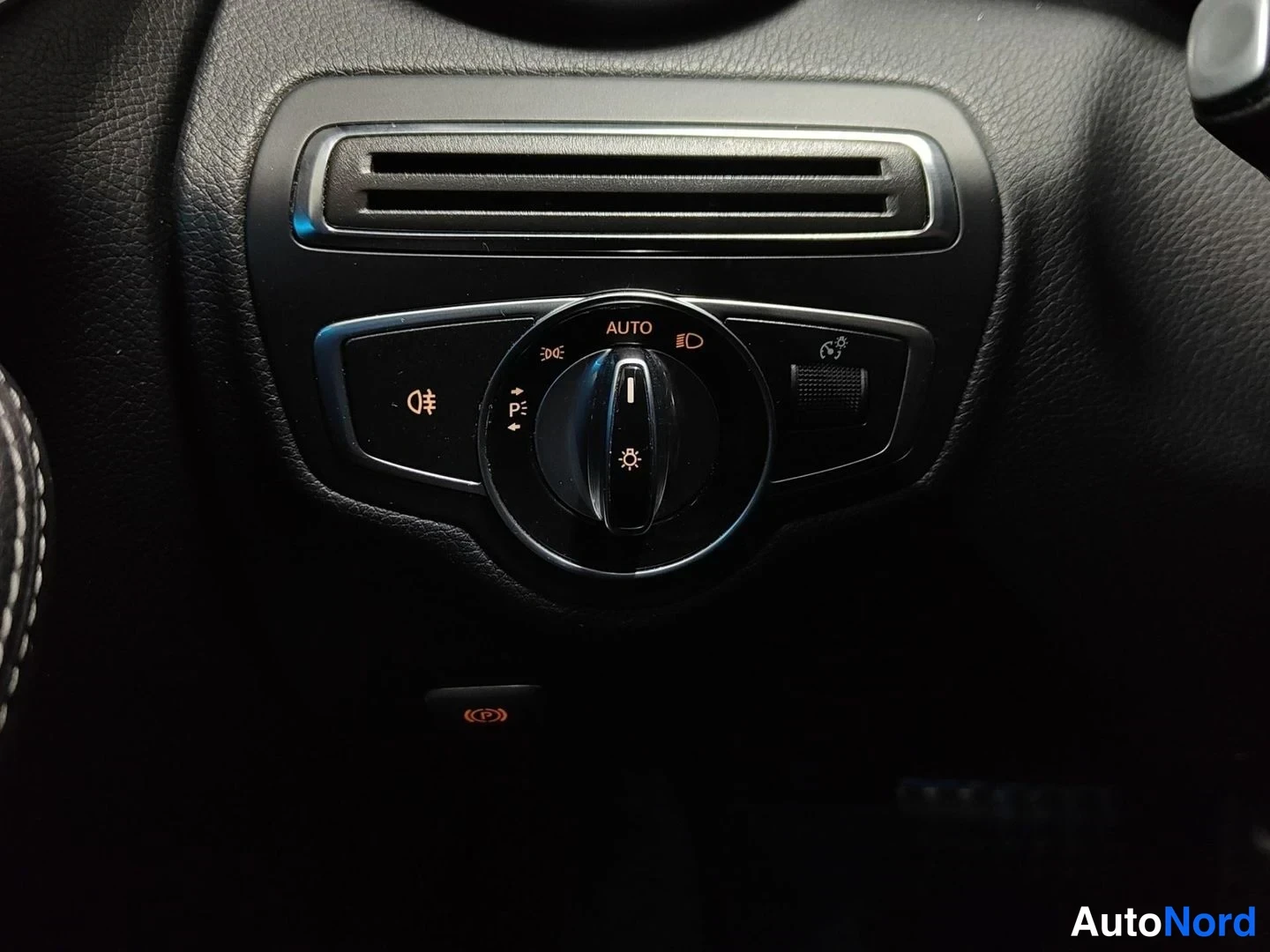 Harmaa Mercedes-Benz C 220 BlueTEC 2015, yksityiskohta, kuva 29