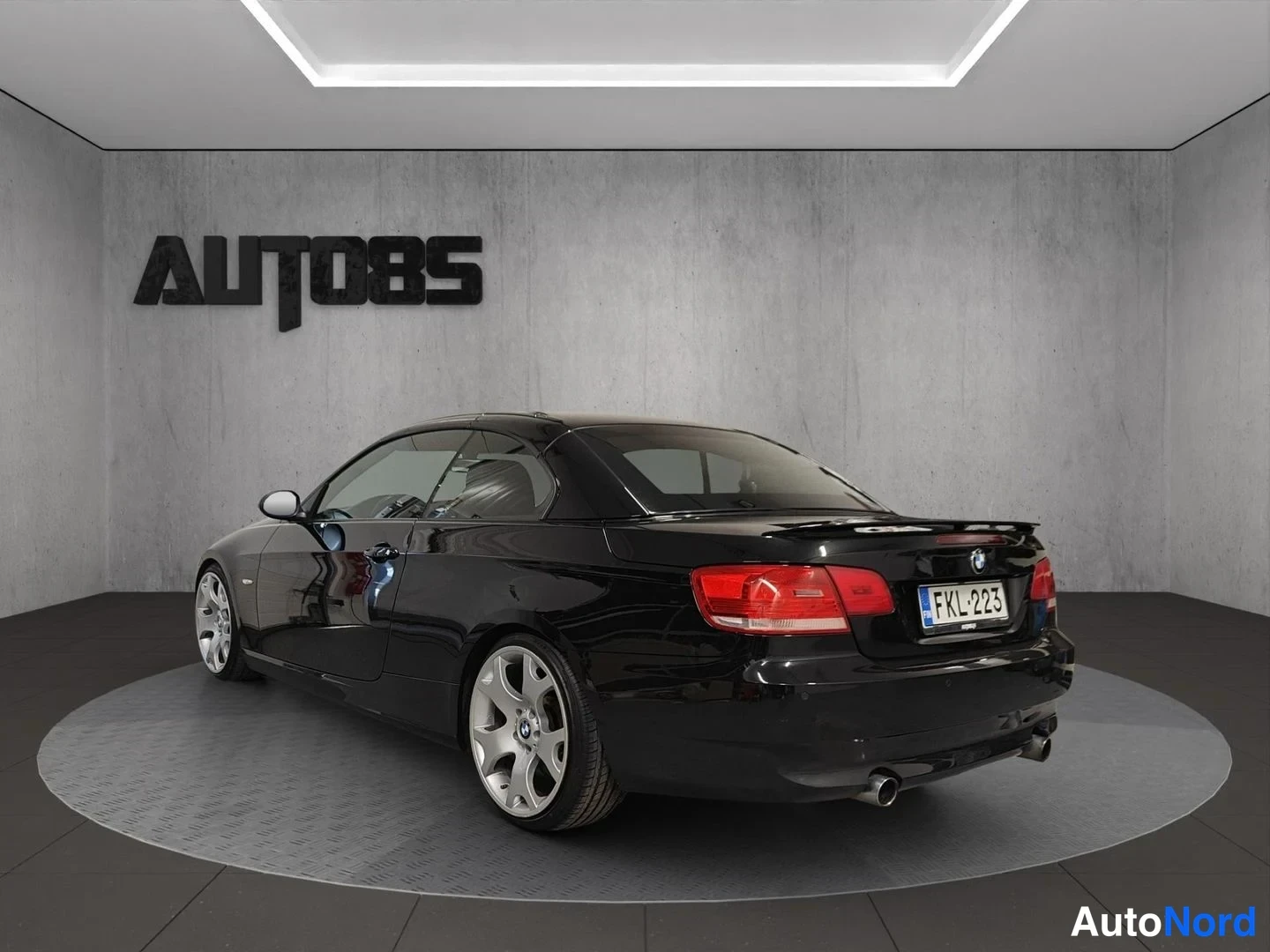 Musta BMW 335i 2007, takaviisto, kuva 9