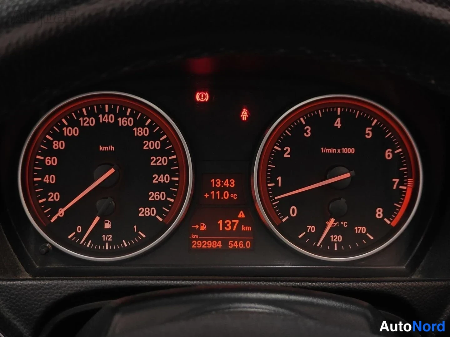 Musta BMW 335i 2007, yksityiskohta, kuva 24