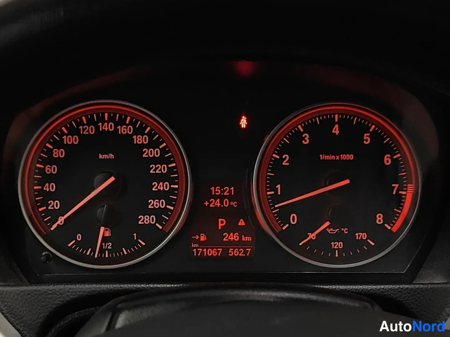 Musta BMW 335i 2008, yksityiskohta, kuva 28