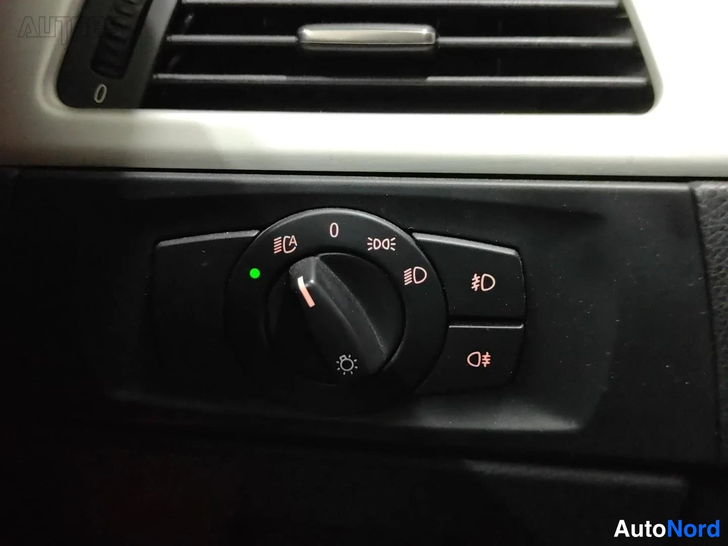 Musta BMW 335i 2008, yksityiskohta, kuva 36
