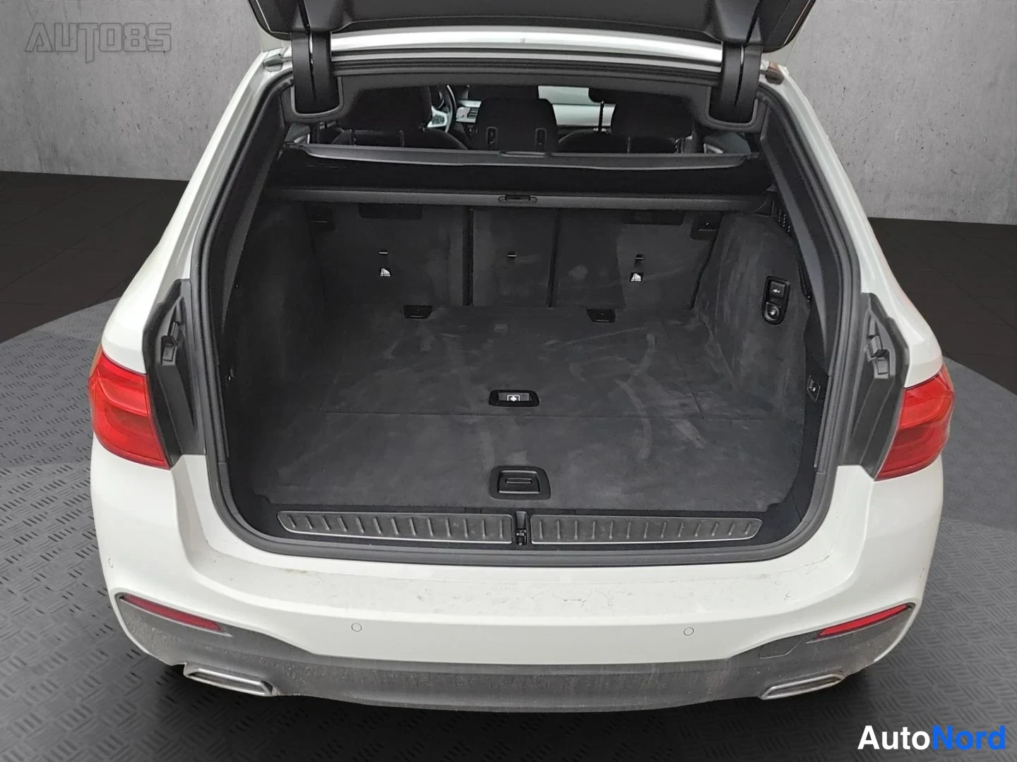Valkoinen BMW 520d 2018, ulkokuva 33 – Kaarina