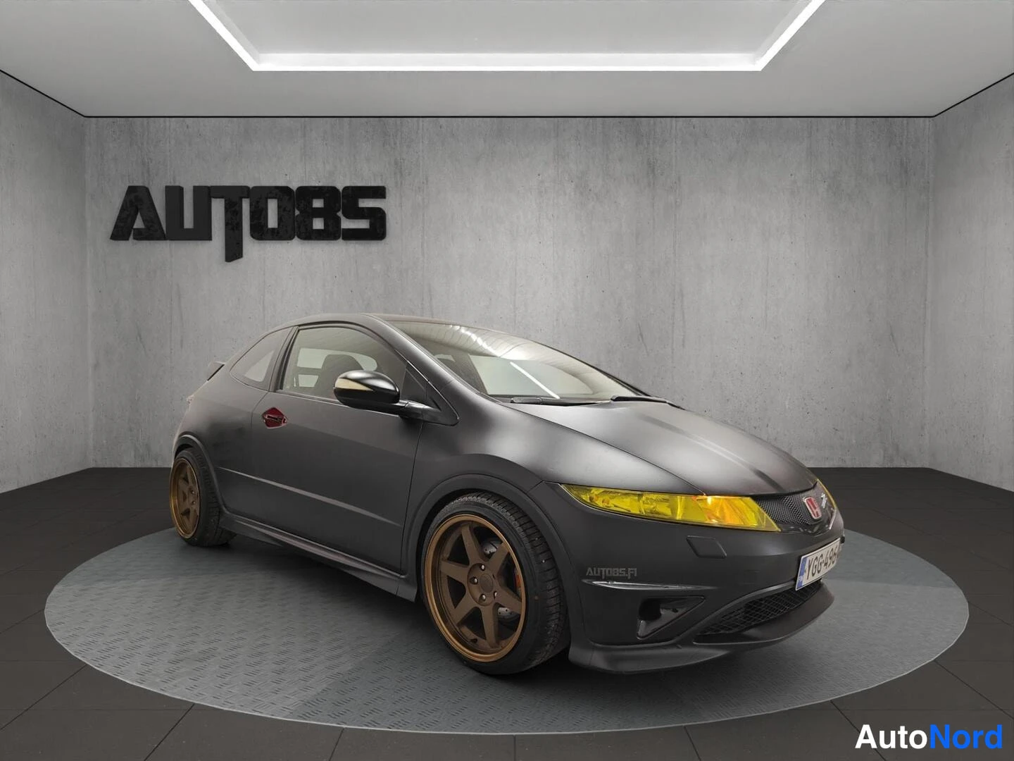 Punainen Honda Civic Type-R 2007, etuviisto, keula oikealle, kuva 6