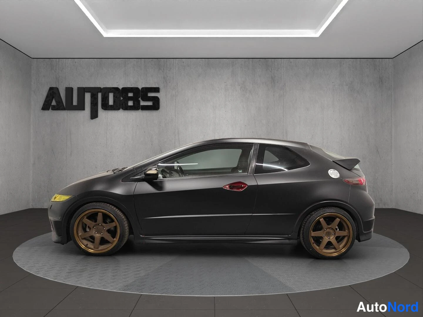Punainen Honda Civic Type-R 2007, etuviisto, keula vasemmalle, kuva 3