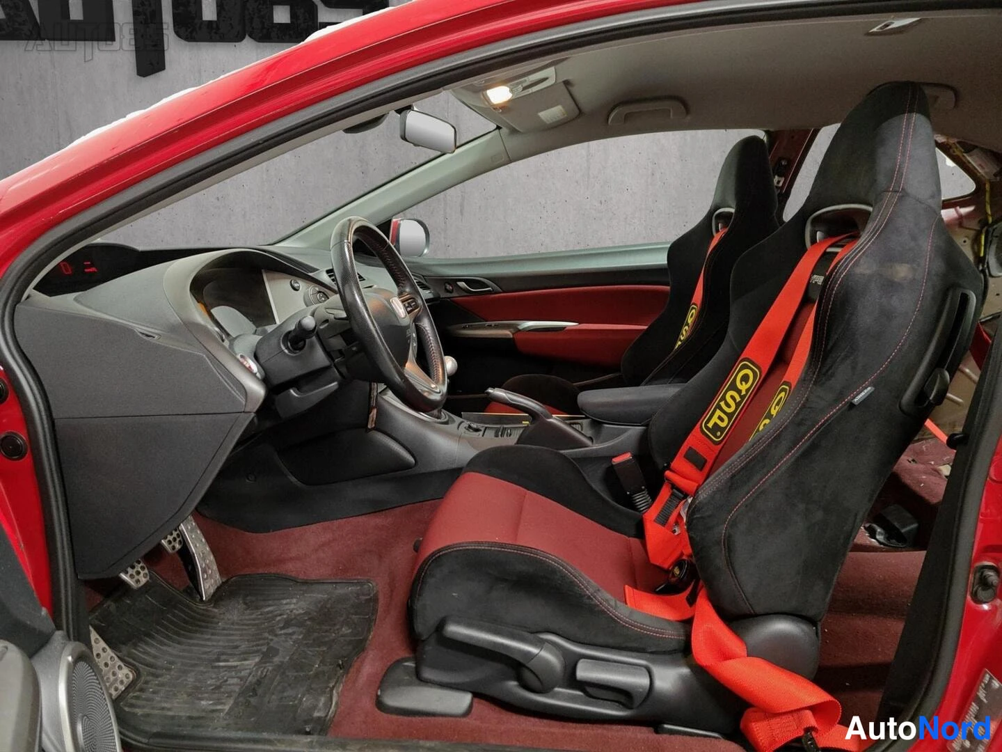 Punainen Honda Civic Type-R 2007, etuistuimet, kuva 22