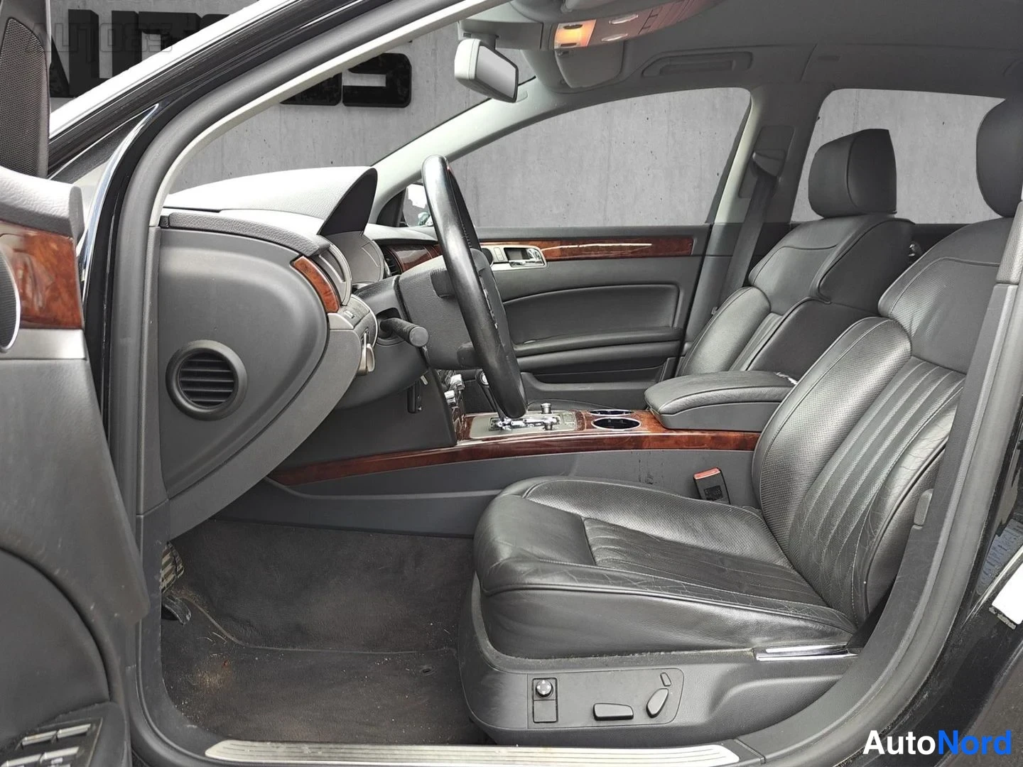 Musta Volkswagen Phaeton 2009, etuistuimet, kuva 13