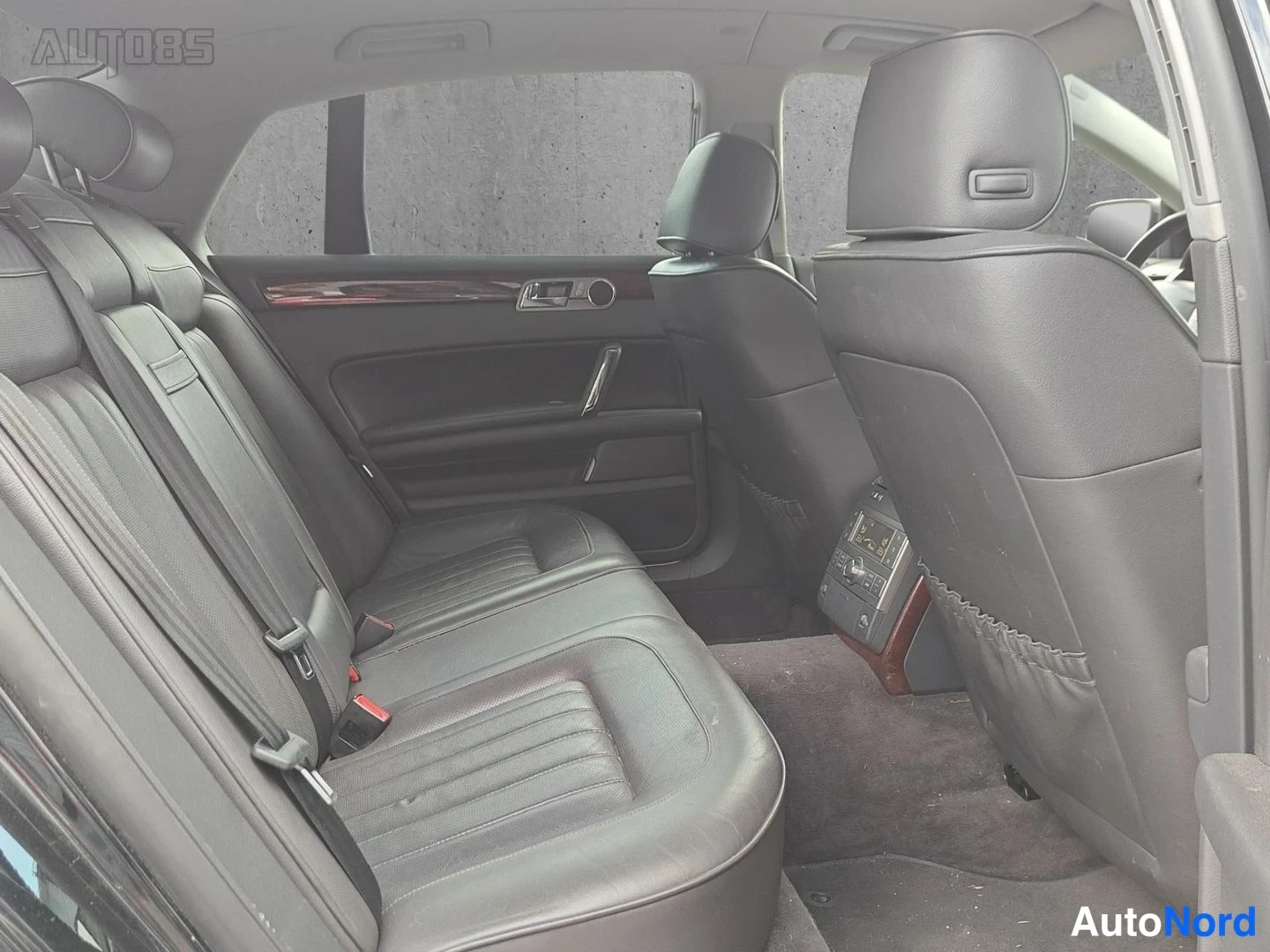 Musta Volkswagen Phaeton 2009, takaistuimet, kuva 16