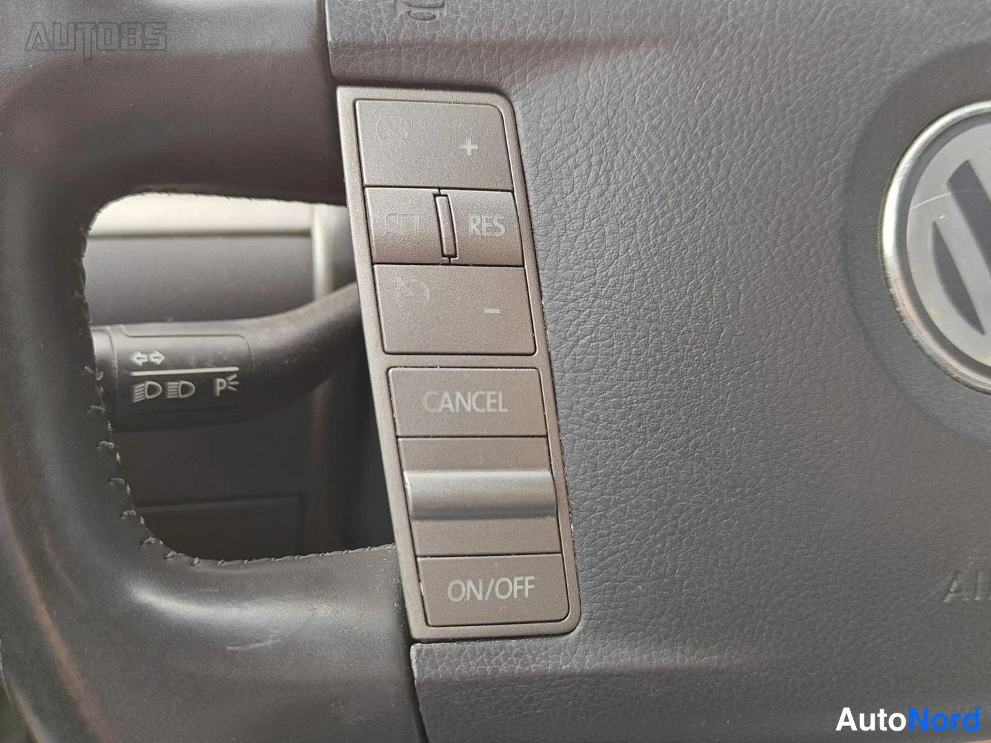 Musta Volkswagen Phaeton 2009, yksityiskohta, kuva 28