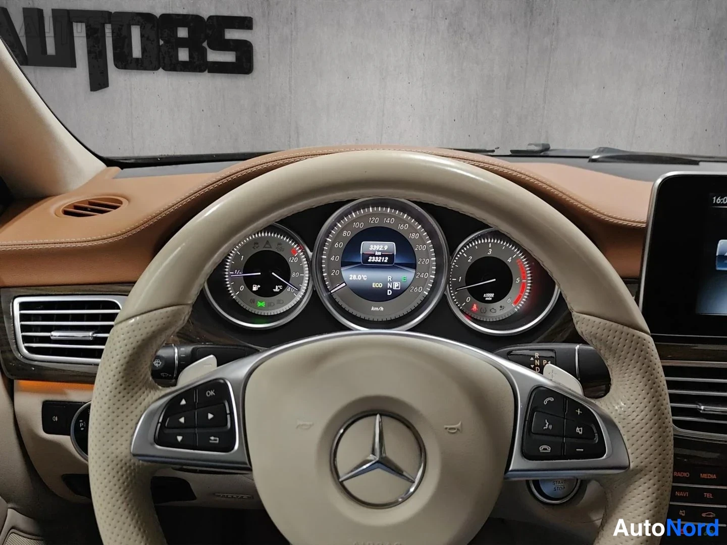 Ruskea Mercedes-Benz CLS 350 BlueTEC 2017, yksityiskohta, kuva 17