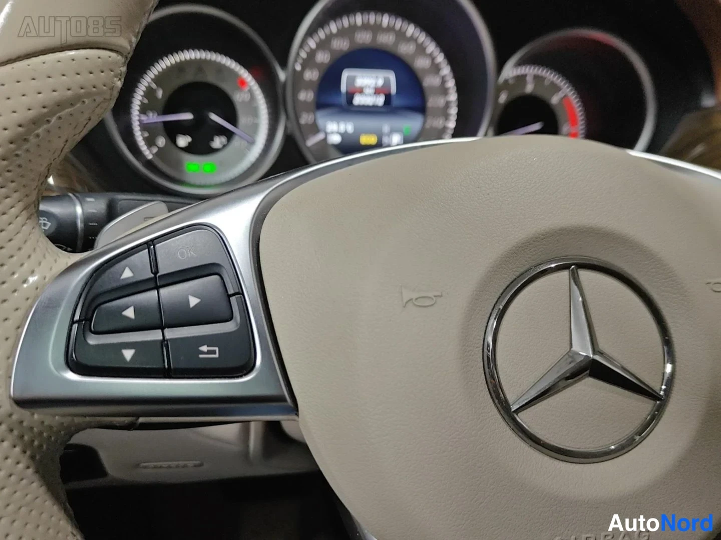 Ruskea Mercedes-Benz CLS 350 BlueTEC 2017, yksityiskohta, kuva 27