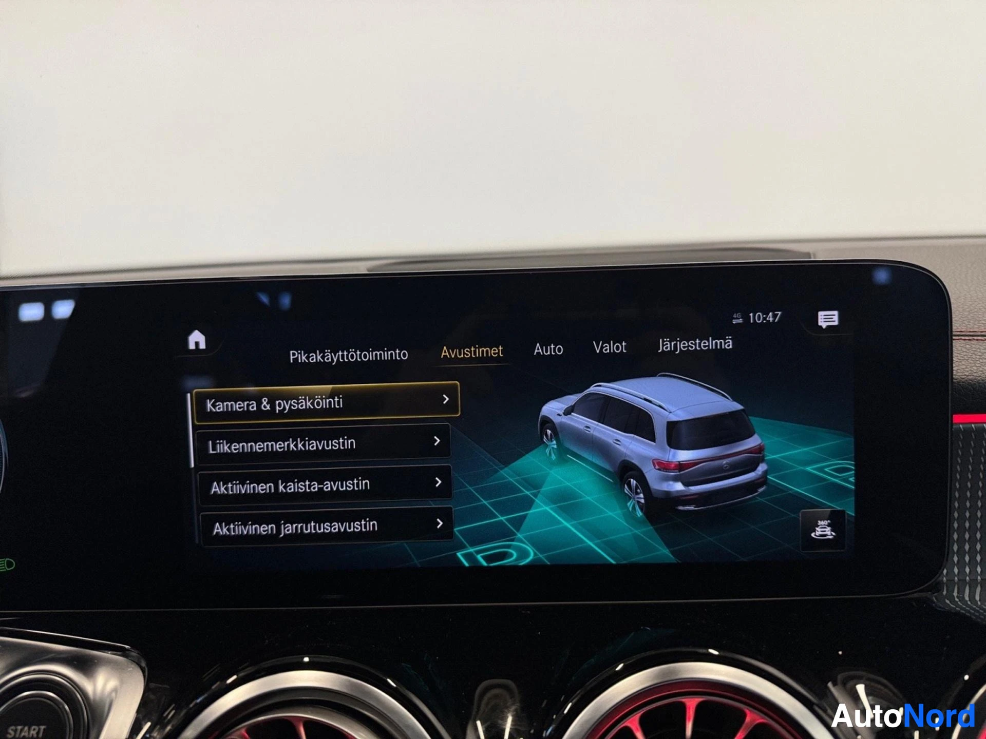 Dashboard display menu with vehicle settings and 3D model view