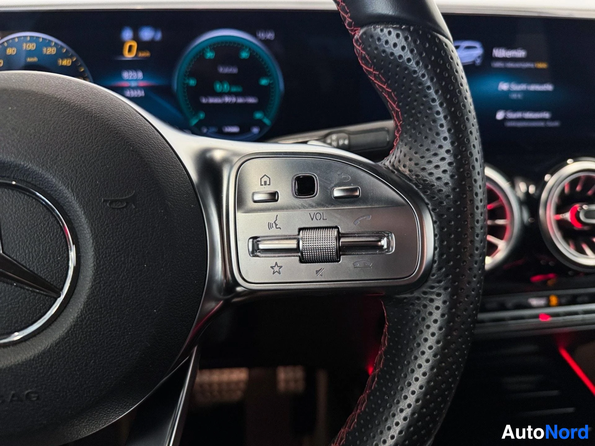 Right side steering wheel controls with volume and phone buttons