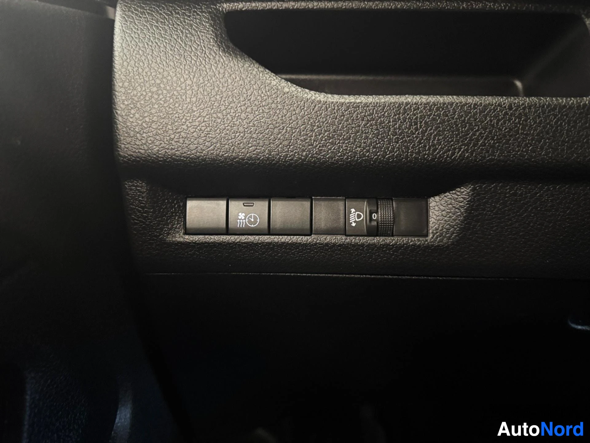 Steering wheel stalk control buttons for lights and wipers