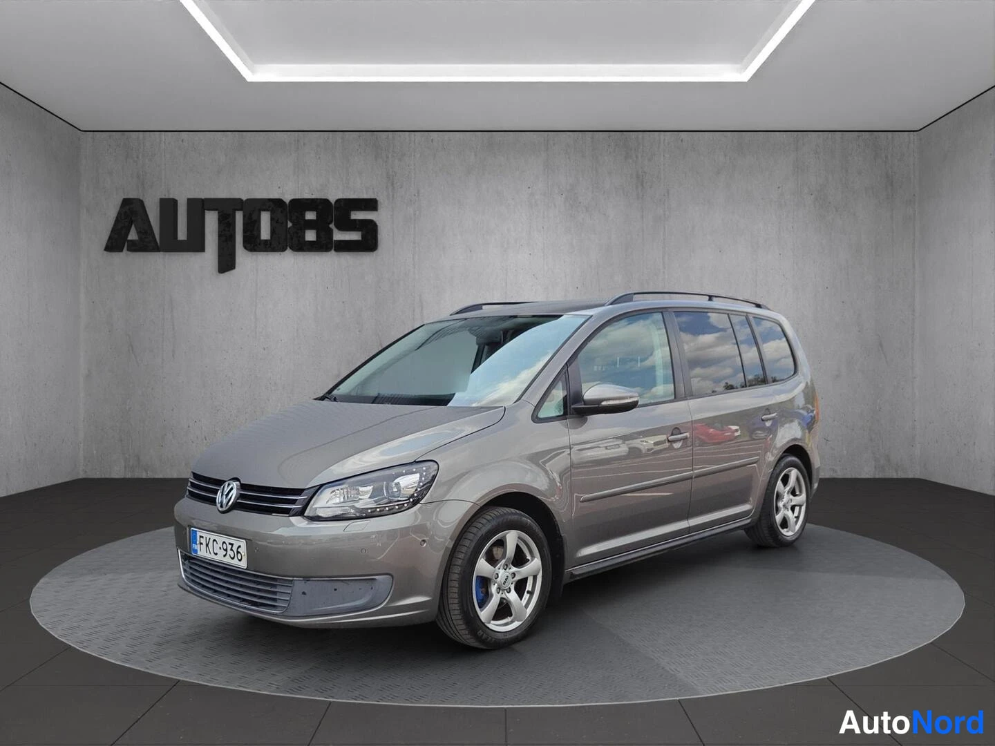Volkswagen Touran Comfortline 1,4 TSI 103 kW (140 hv) DSG-automaatti 2011