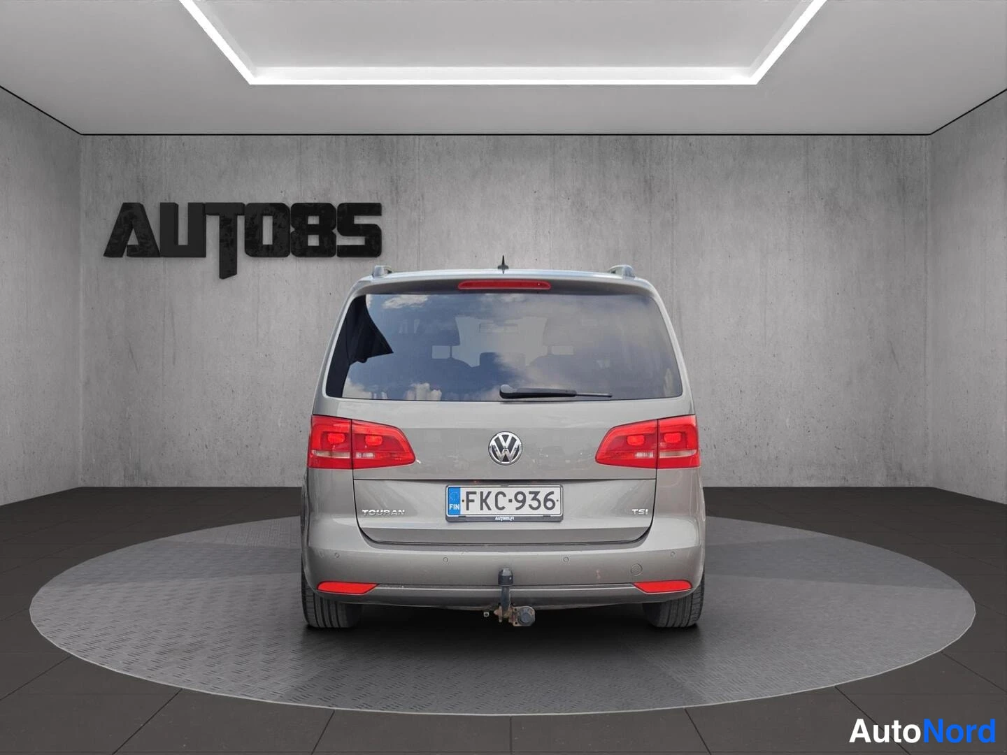 Ruskea Volkswagen Touran 2011, takaa, kuva 8