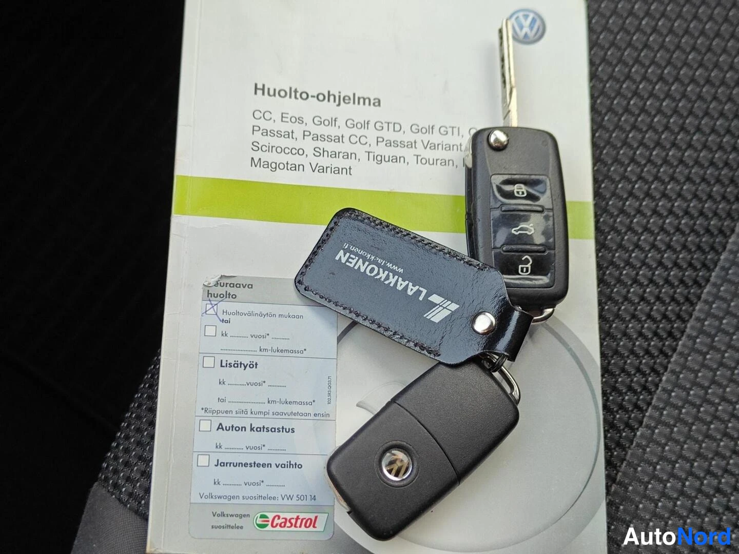 Ruskea Volkswagen Touran 2011, kuva 29