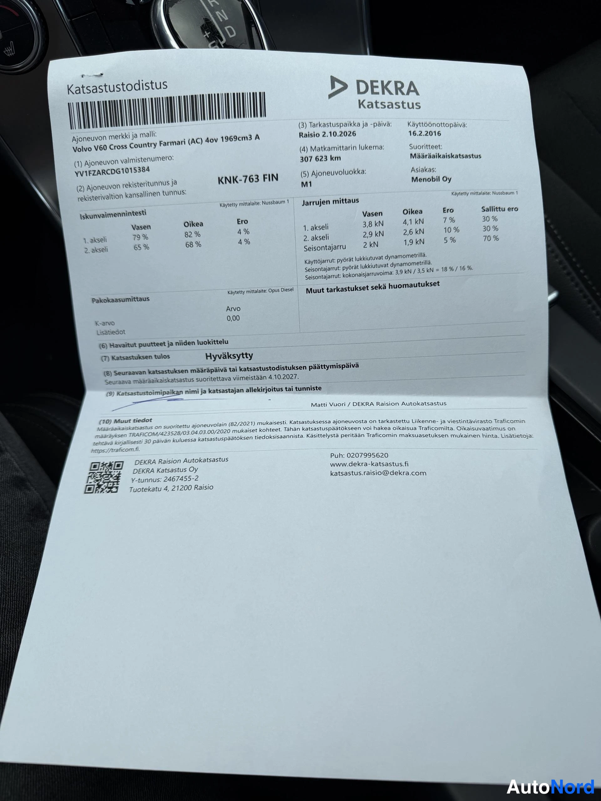 Musta Volvo V60 Cross Country 2016, asiakirja, kuva 18