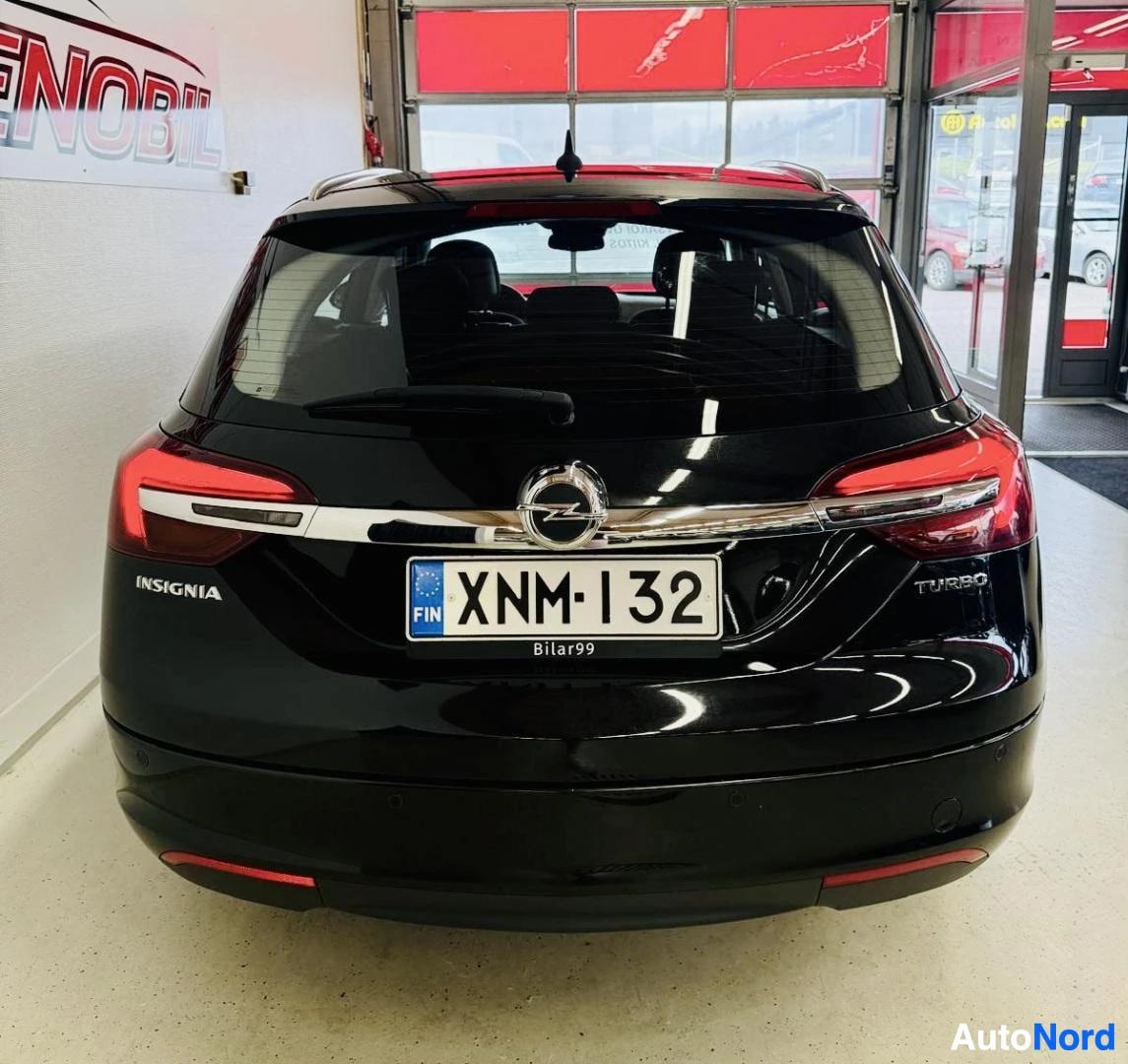 Musta Opel Insignia 2016, takaa, kuva 8