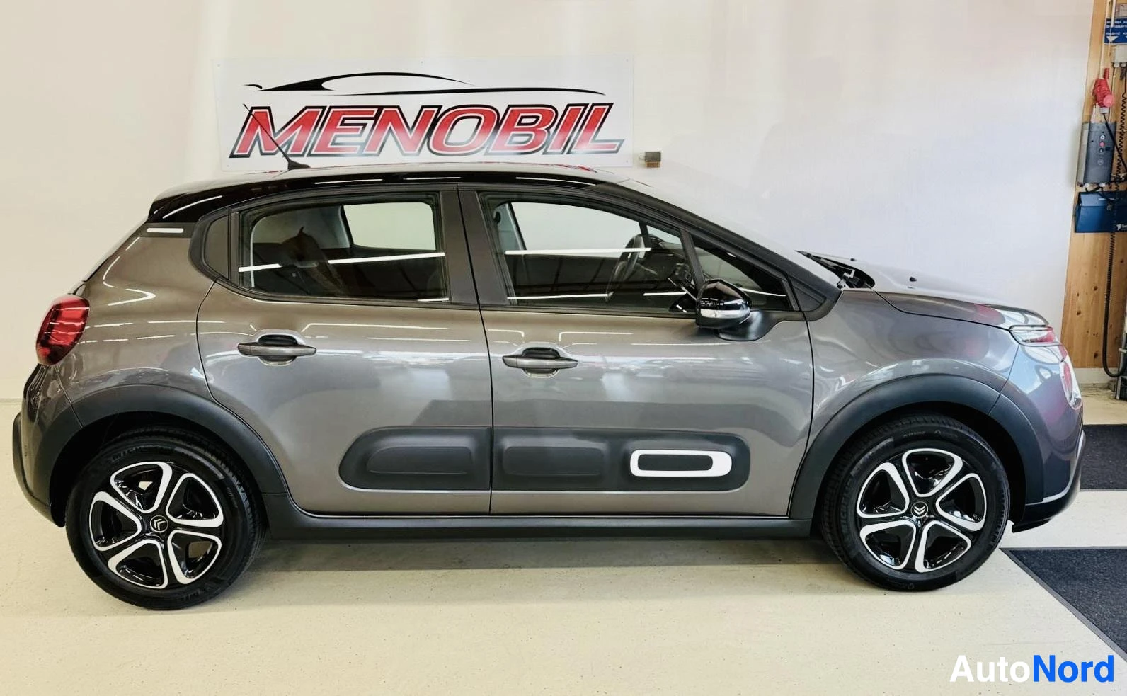 Harmaa Citroen C3 2021, sivulta, kuva 5