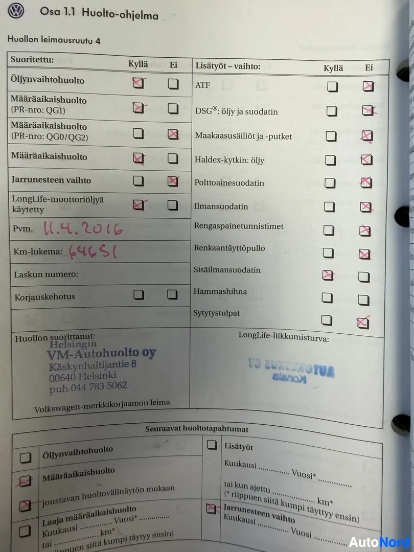 Asiakirja: Volkswagen Osa 1.1 huolto-ohjelma -dokumentti, jossa täytetty huoltoväli 4 -taulukko. Näkyvillä käsin kirjoitettuja merkintöjä, joissa pvm. 11.4.2016, km-lukema