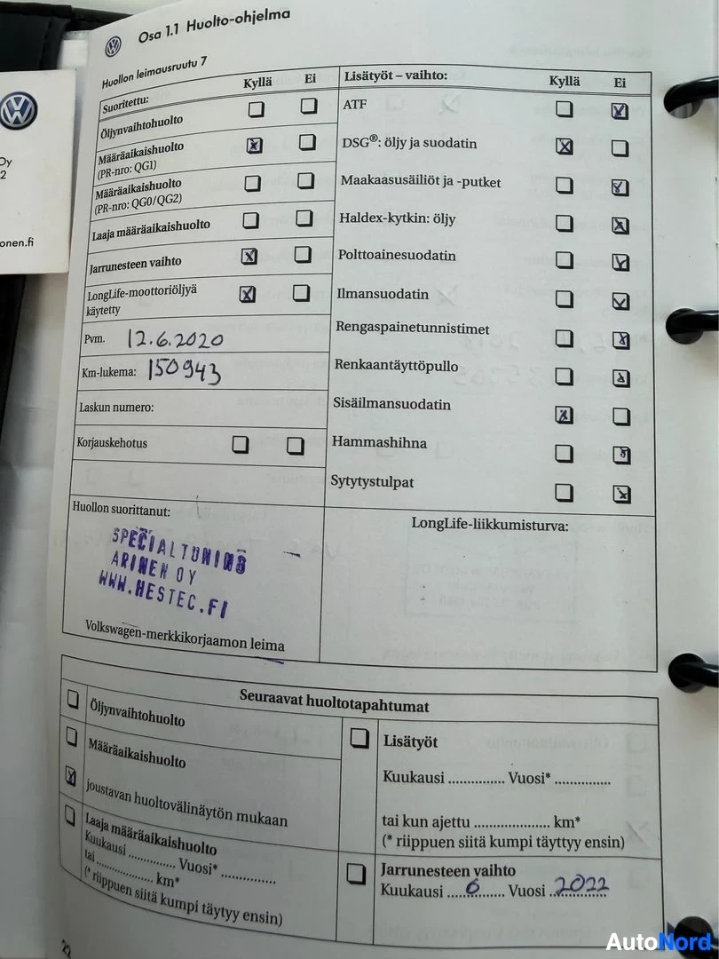 Asiakirja: Volkswagen-huoltokirja, sivu 1, jossa näkyy huoltohistoria ja osia teknisistä tiedoista sekä merkintöjä vuodesta 2010 alkaen