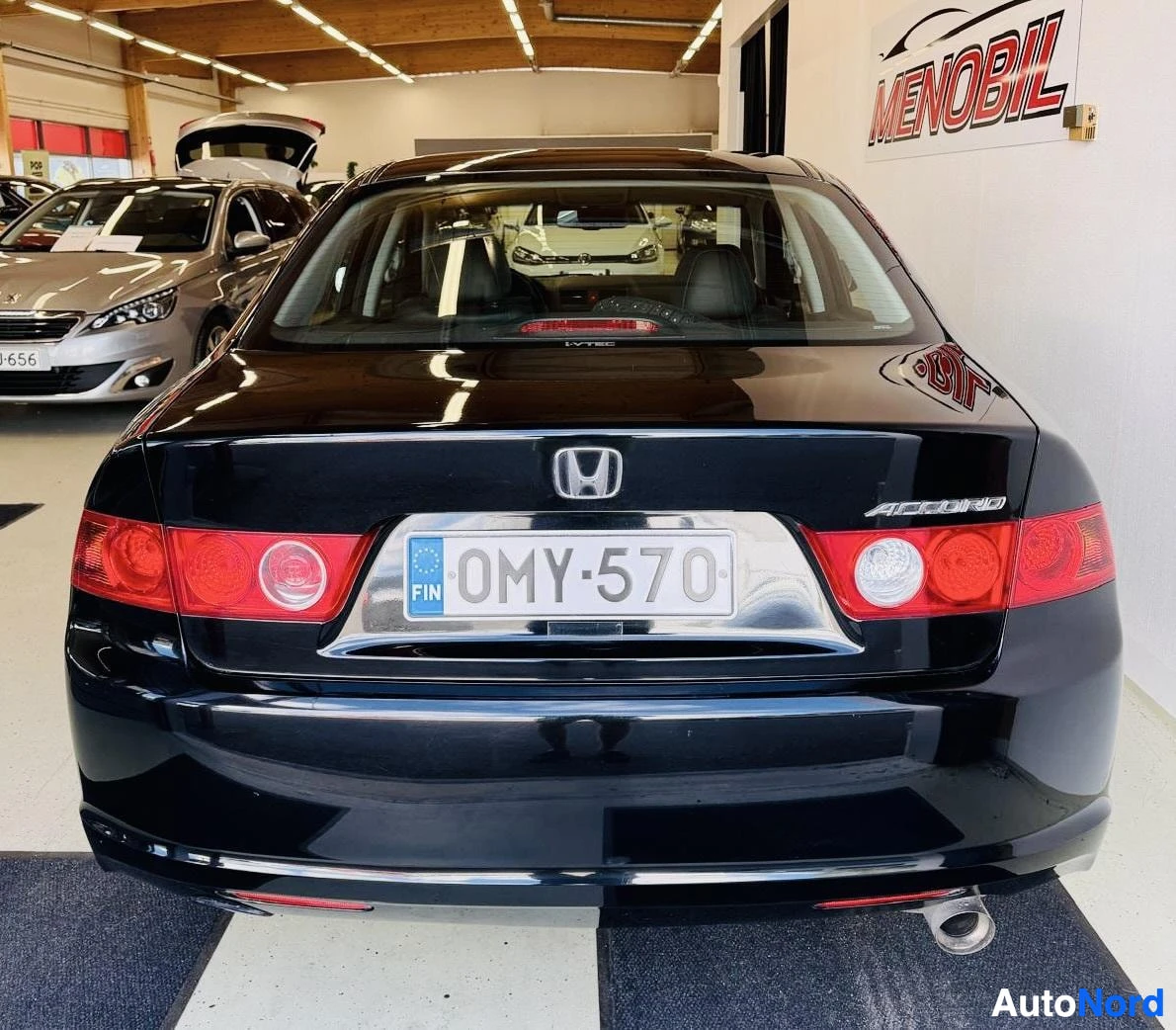 Musta Honda Accord 2007, takaa, kuva 8