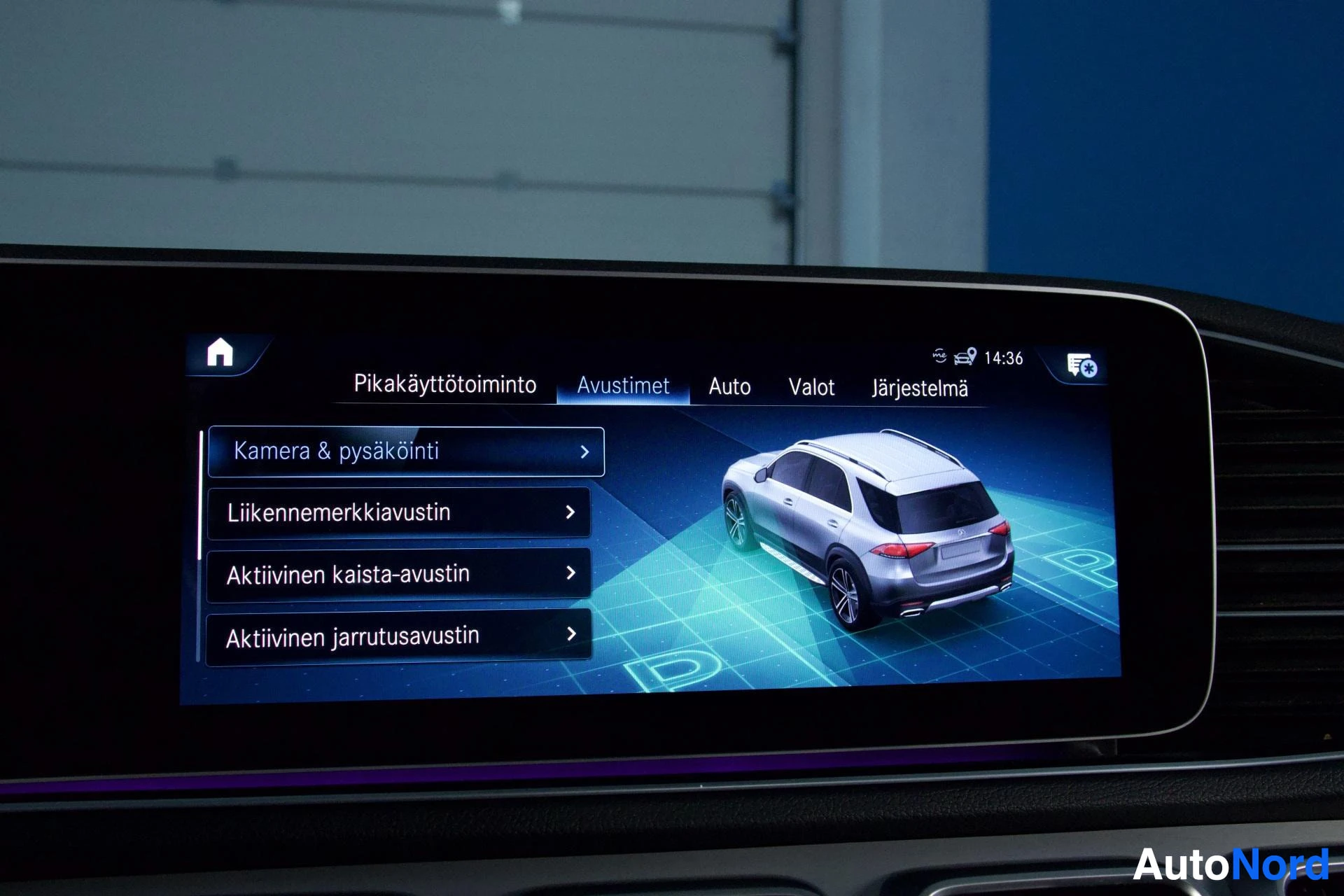 Valkoinen Mercedes-Benz GLE 350 e 4MATIC 2022, yksityiskohta, kuva 21