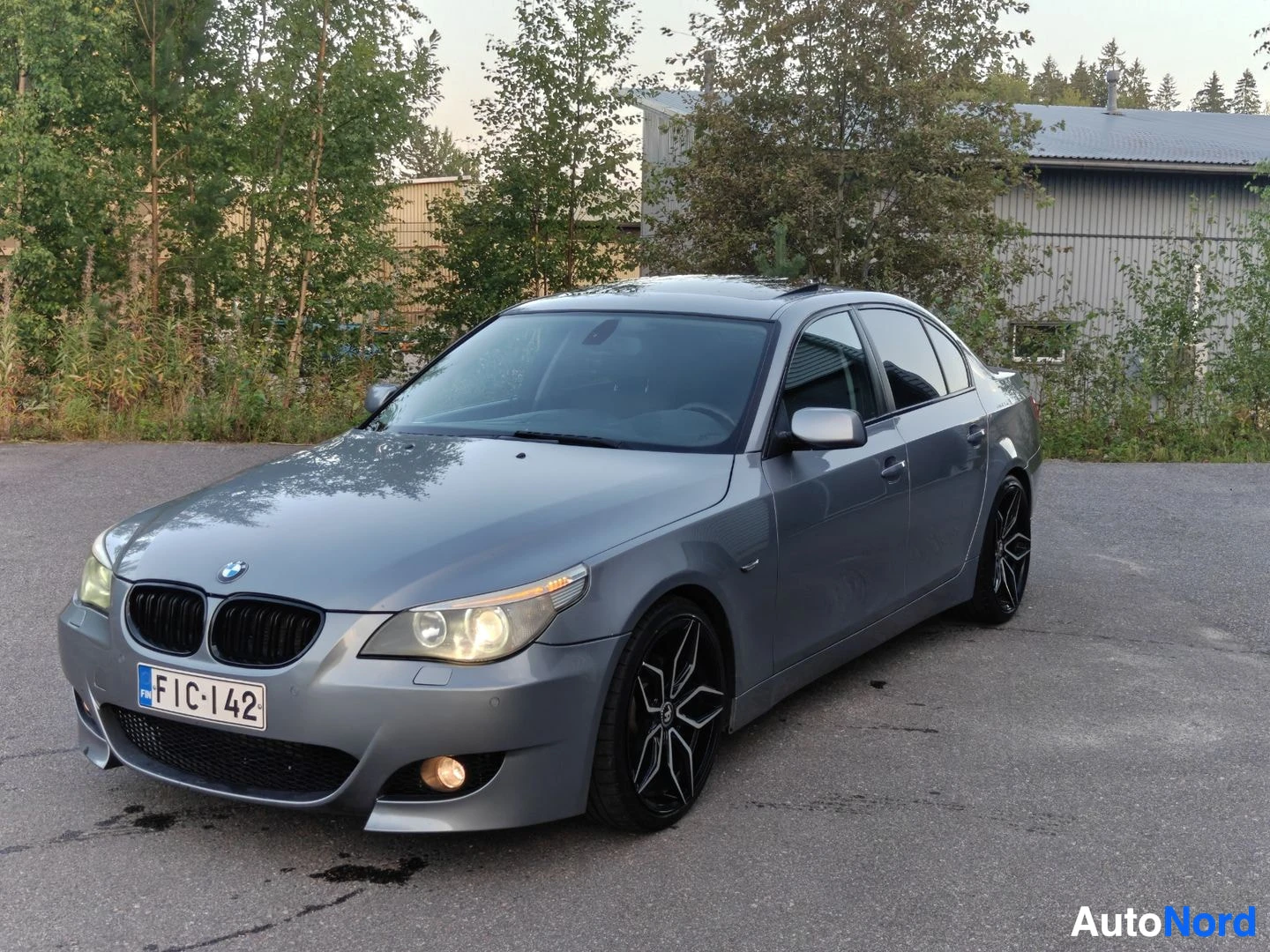 Harmaa BMW 520 2005, ulkokuva 1 – Lahti