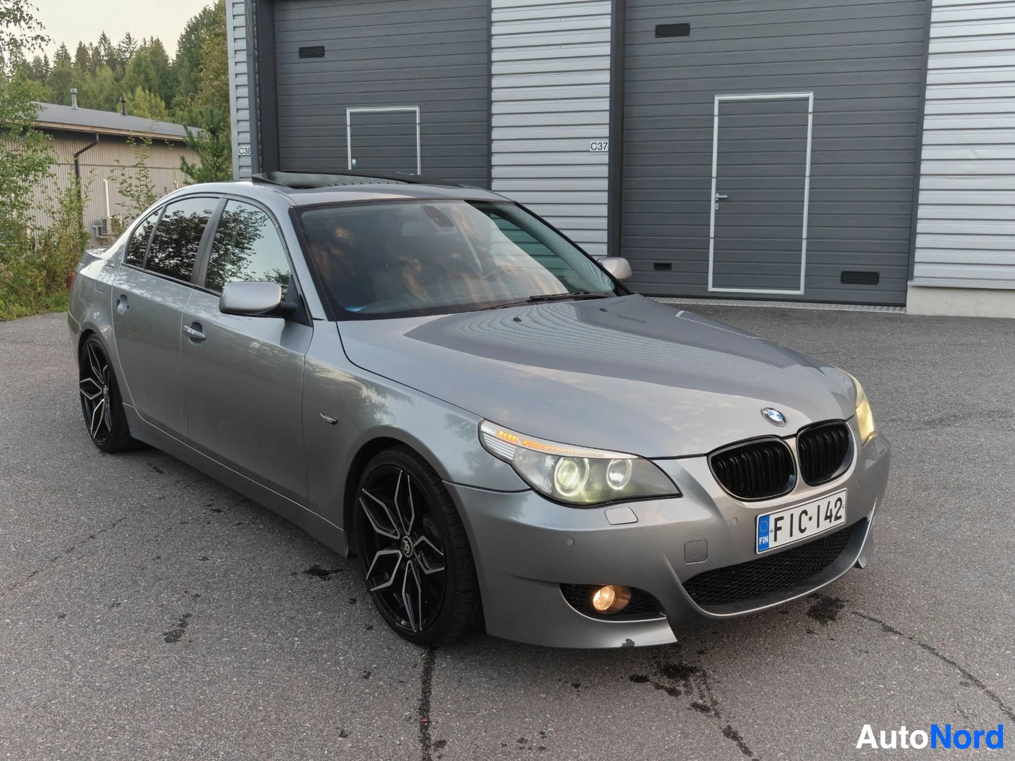 Harmaa BMW 520 2005, ulkokuva 2 – Lahti