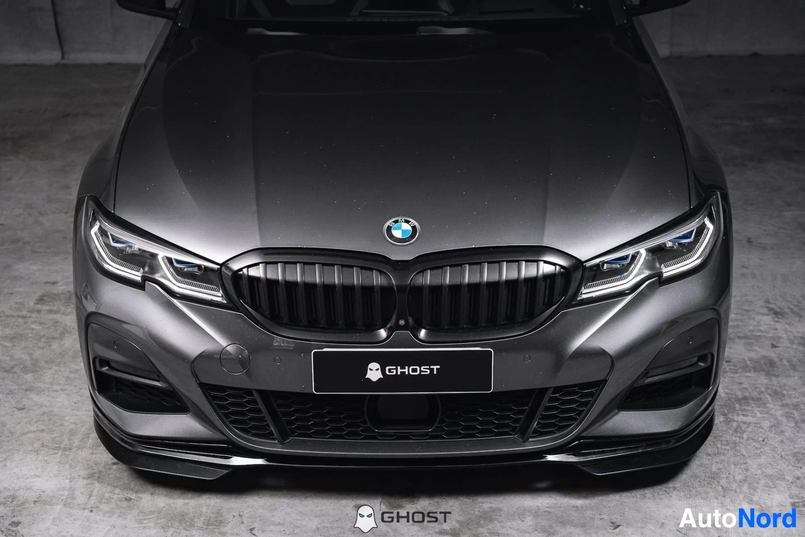 Harmaa BMW 330e 2020, edestä, kuva 14