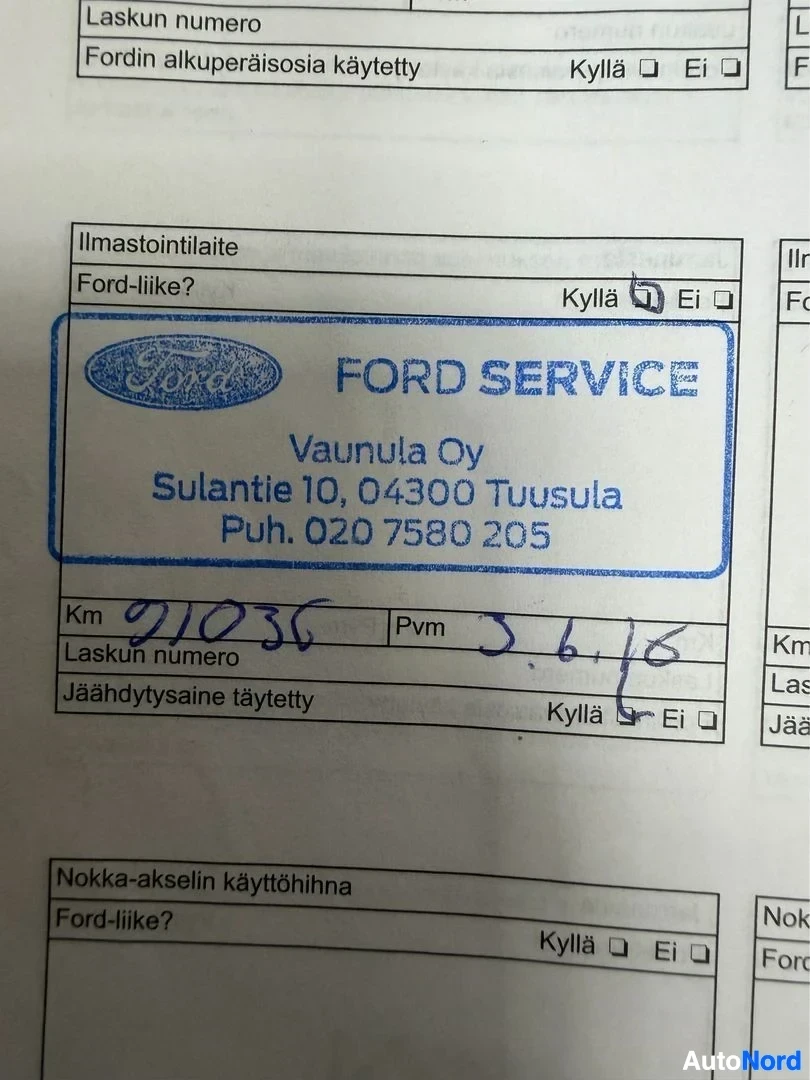 Asiakirja: Ford Service -korjaamo leima Vaunula Oy:ltä Tuusulasta, käsinkirjoitettuja merkintöjä Km 02703 ja Laskun numero 5 6/8