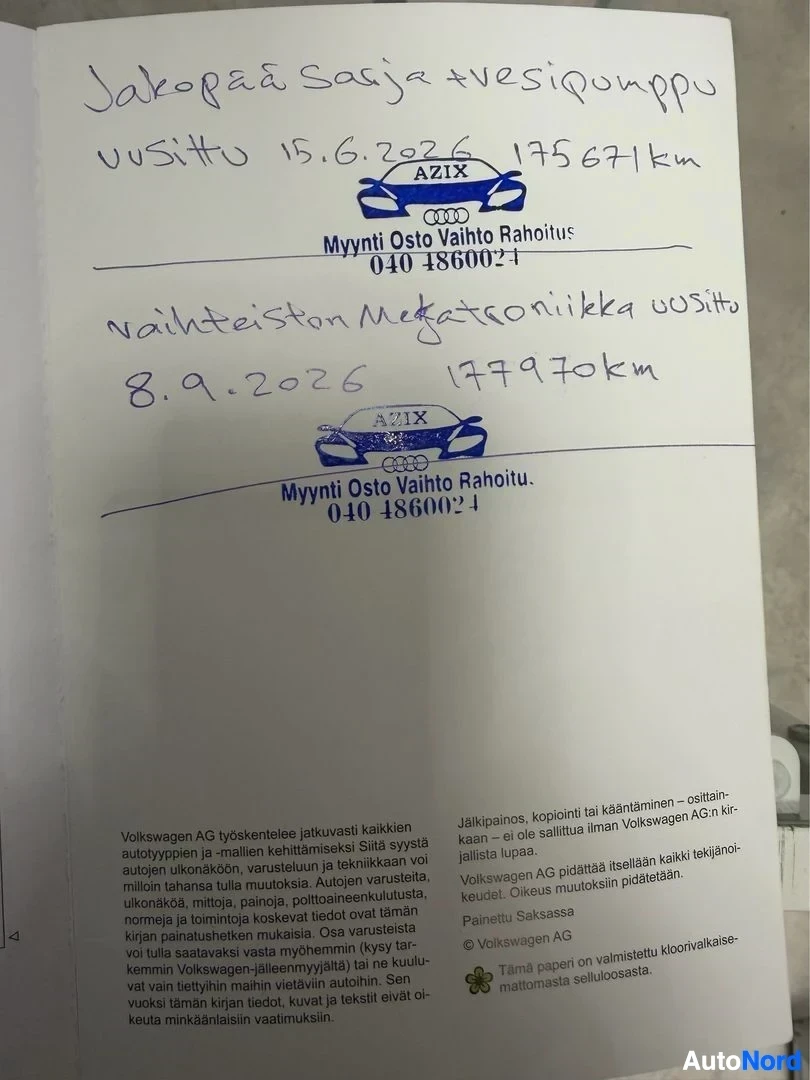 Asiakirja: Huoltokirjan sivu, jossa on käsinkirjoitettuja huoltomerkintöjä, AZIX-logo ja alareunassa Volkswagen-tekstiä.