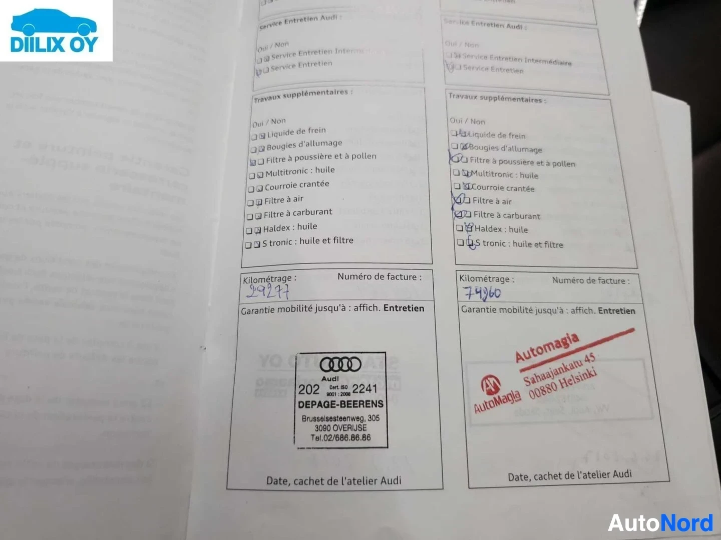 Asiakirja: Audi huoltokirjan yksityiskohtasivuja, näkyy huoltojen vaatimuksia, vaihdettavia osia ja huoltoliikkeiden leimoja