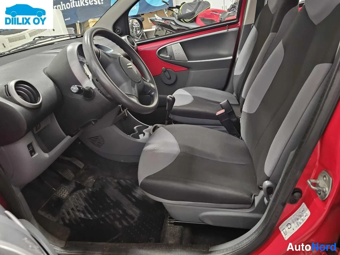 Punainen Citroen C1 2012, kuva 8