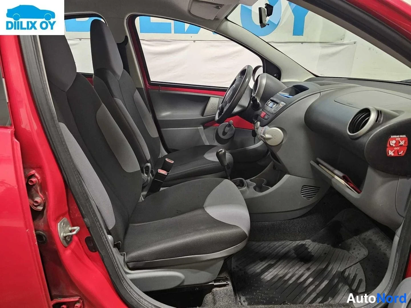 Punainen Citroen C1 2012, kuva 10