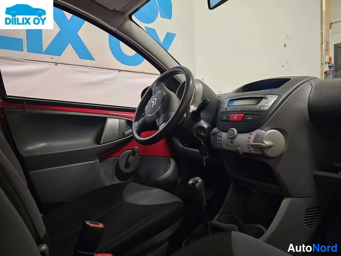 Punainen Citroen C1 2012, kuva 11