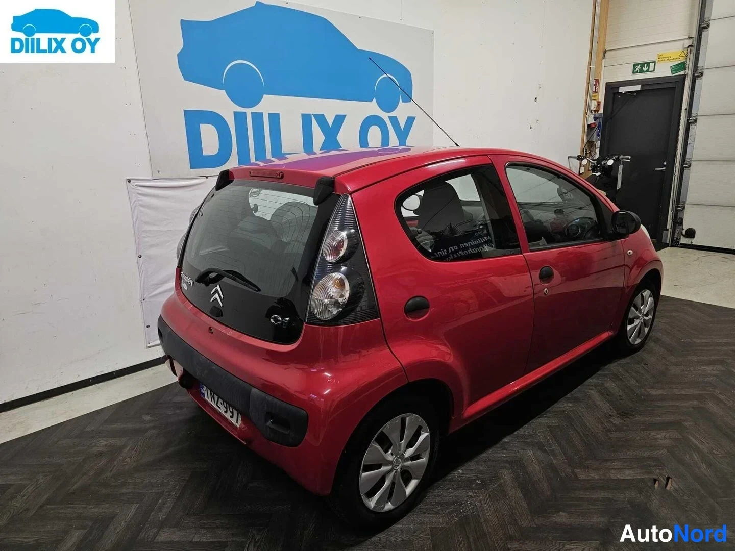 Punainen Citroen C1 2012, takaviisto, kuva 5