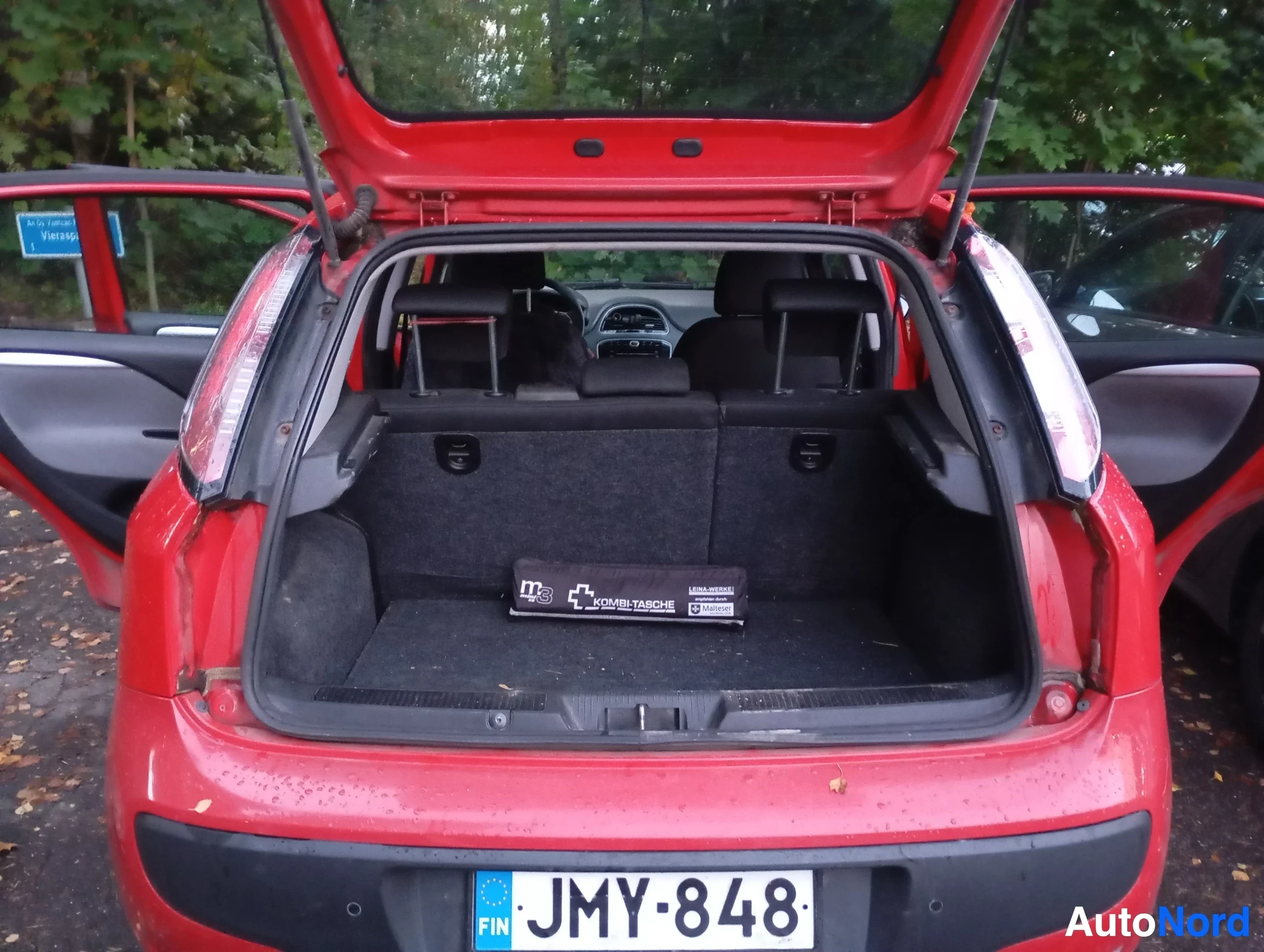 Punainen Fiat Punto Evo 2011, ulkokuva 14 – Vantaa
