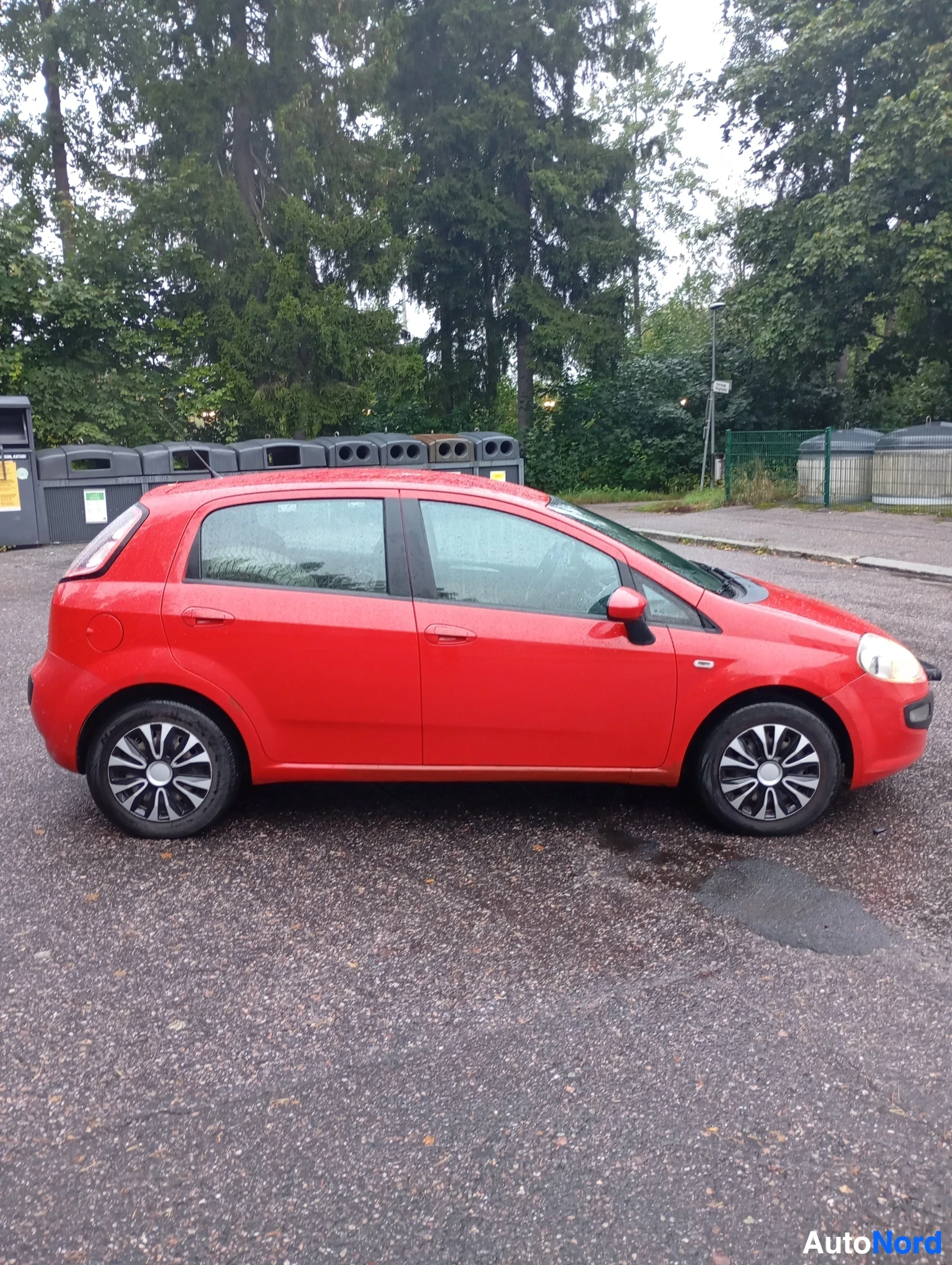 Punainen Fiat Punto Evo 2011, ulkokuva 7 – Vantaa
