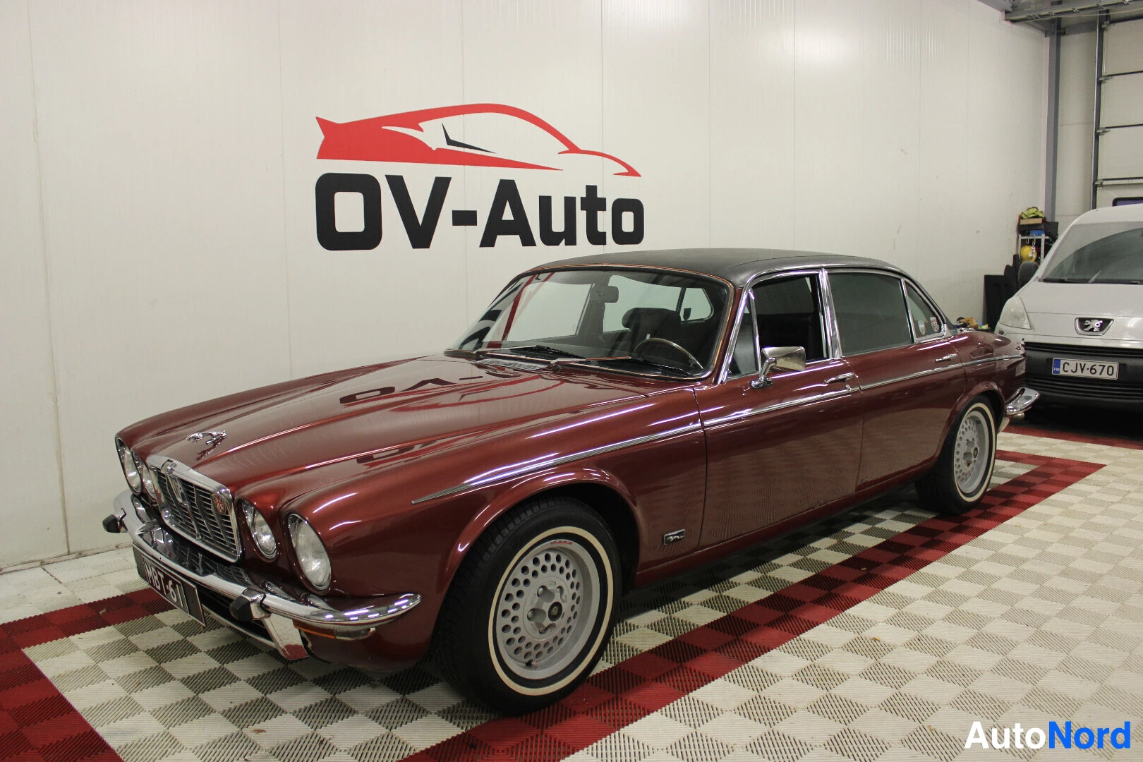 Jaguar XJ12 1975