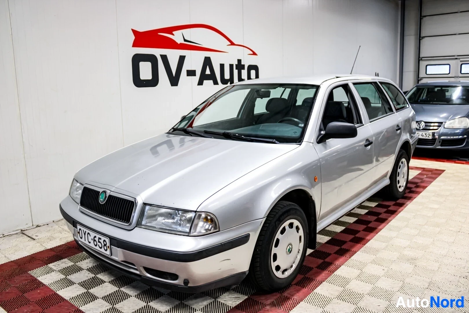 Skoda Octavia 1.6i Combi LX 2000