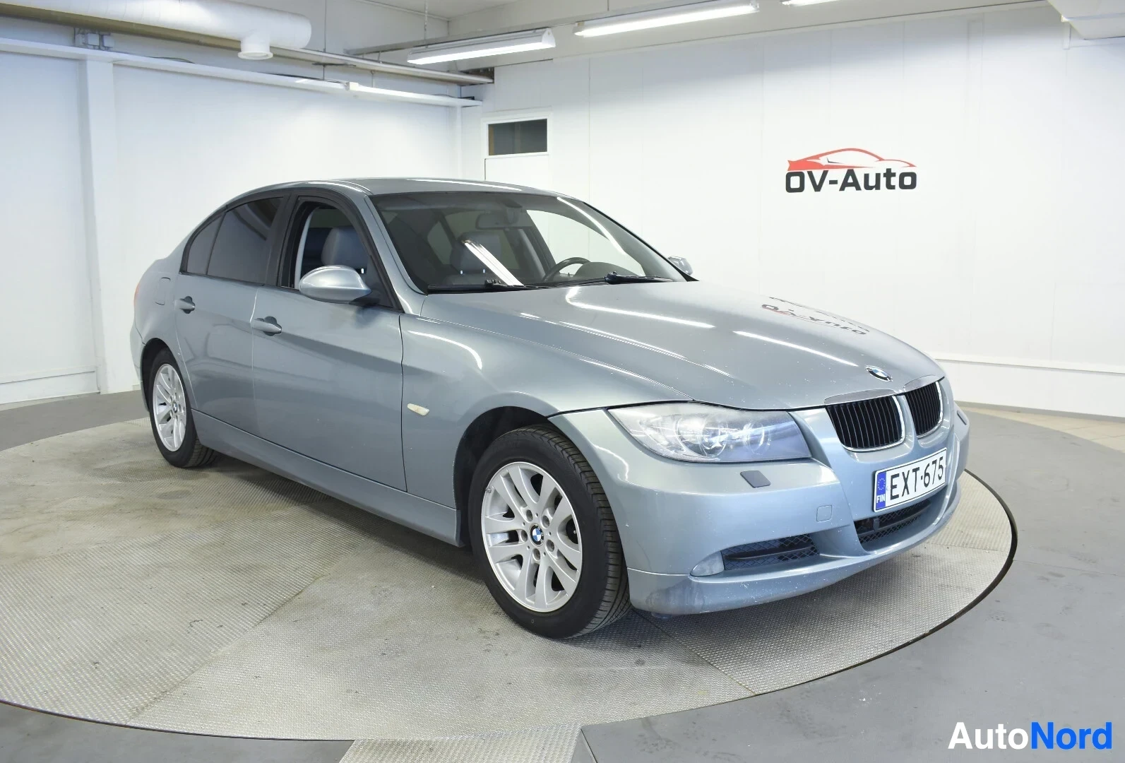 Harmaa BMW 320i 2005, ulkokuva 1 – Ylivieska, Pohjois-Pohjanmaa
